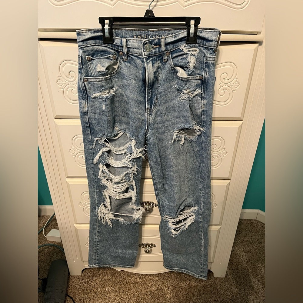 Short Boyfriend Ripped Jeans